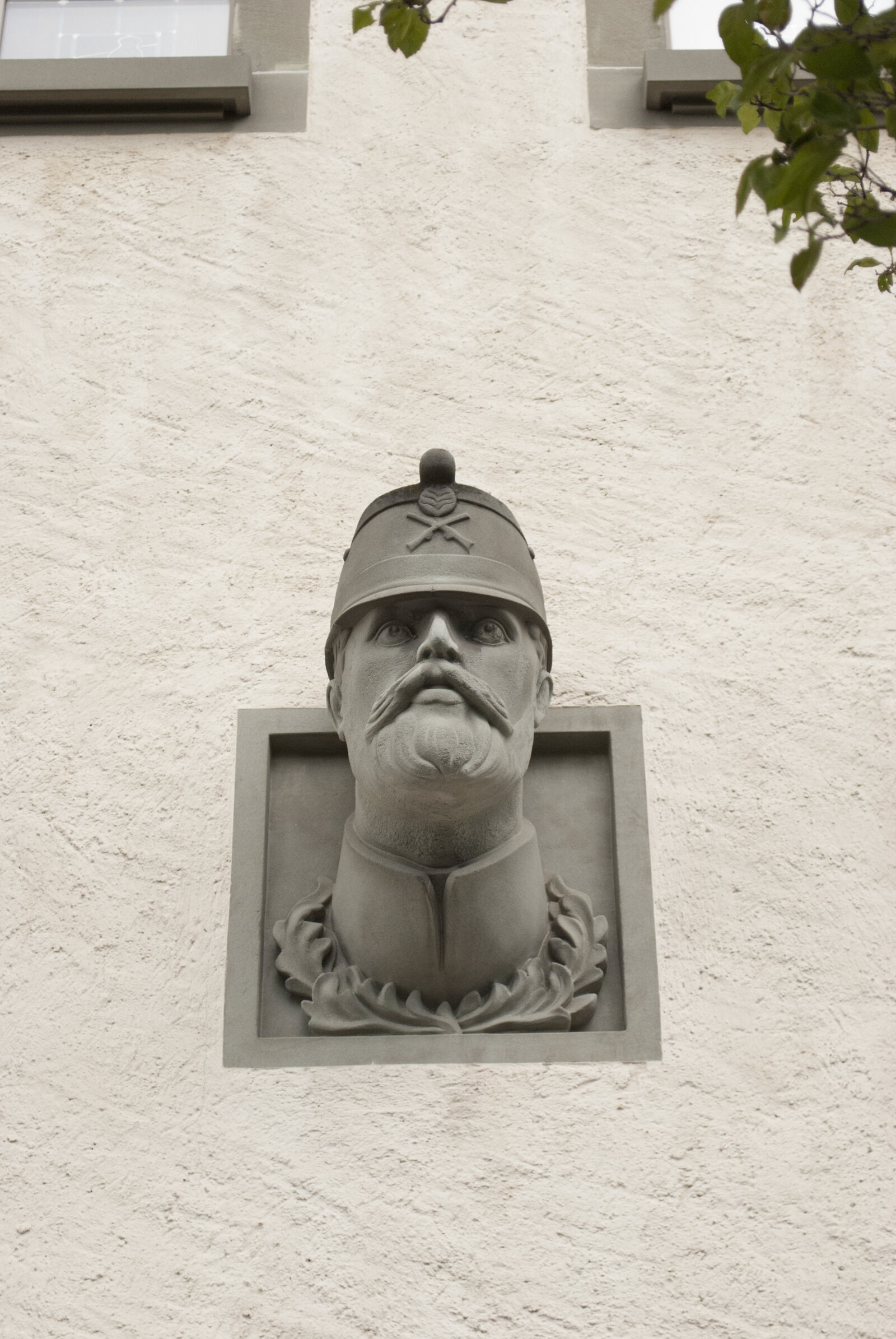 Vier Porträtköpfe, Schweiz