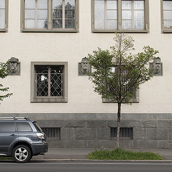 Vier Porträtköpfe, Schweiz