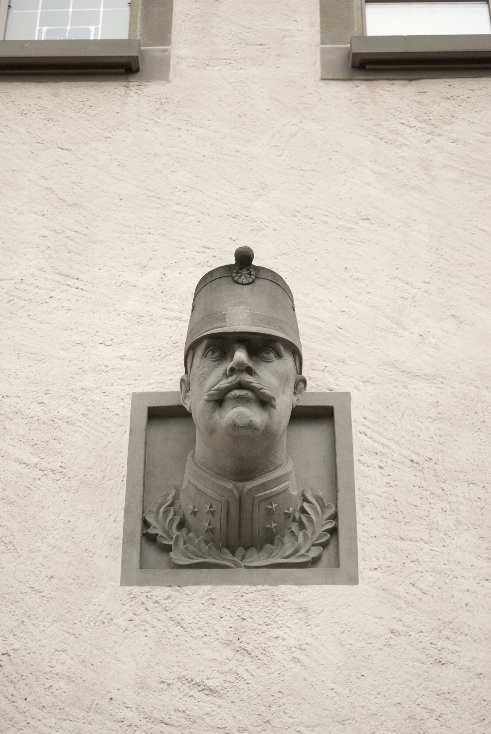Vier Porträtköpfe, Schweiz