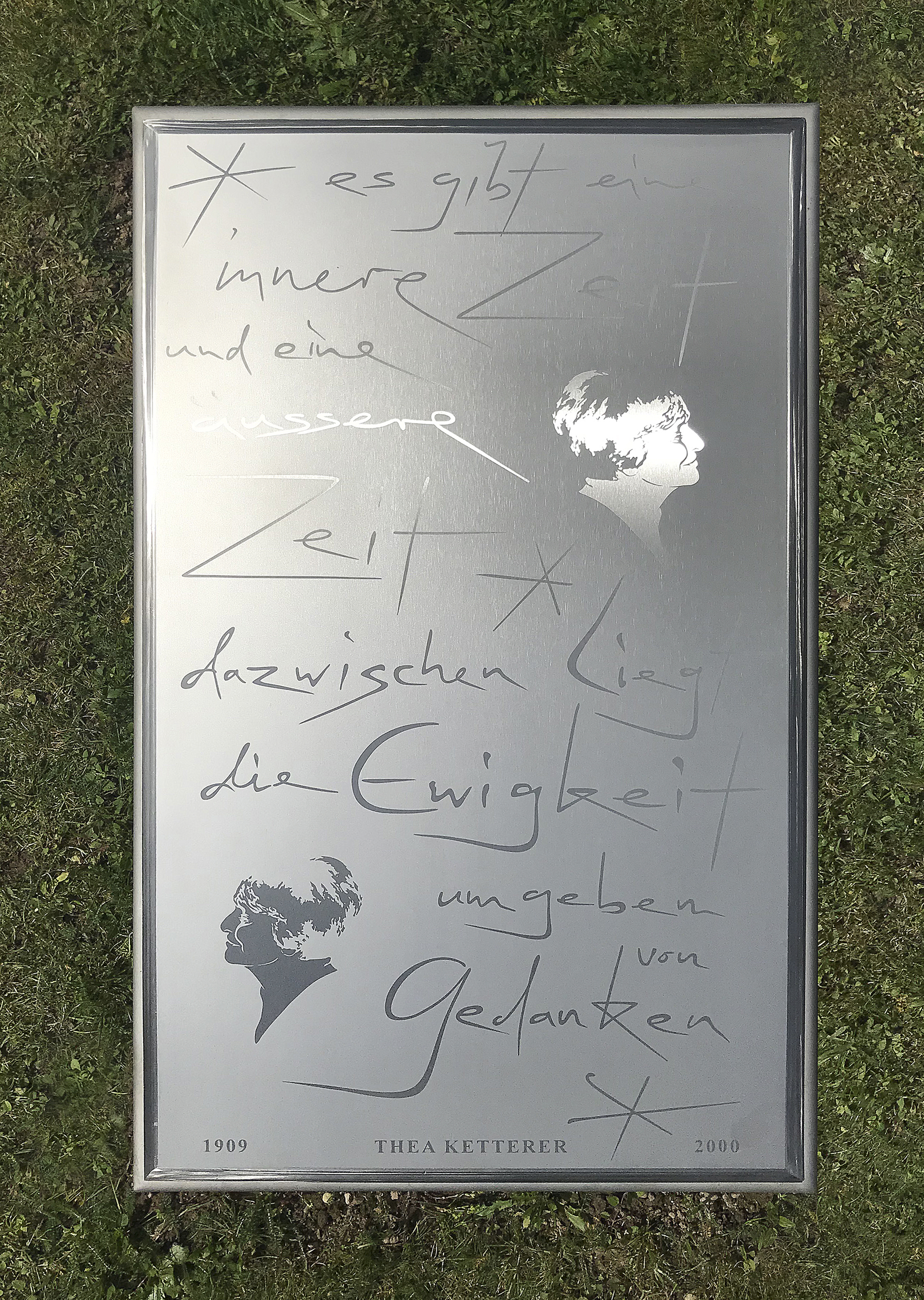 Grabmal für Thea Ketterer
