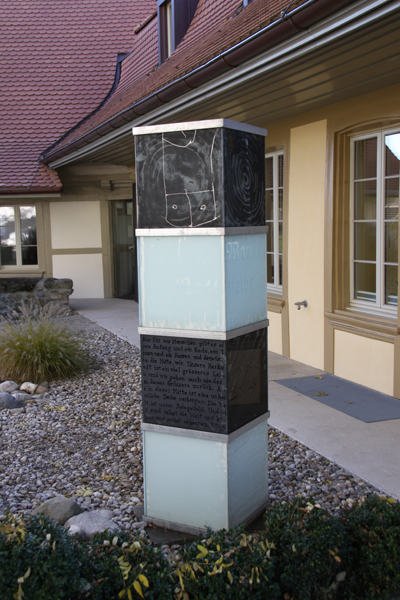 Glasstele