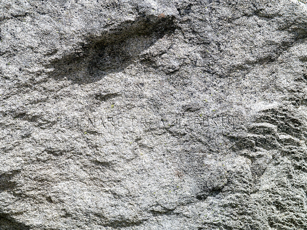 Truismus ("IL DENARO CREA IL GUSTO" )