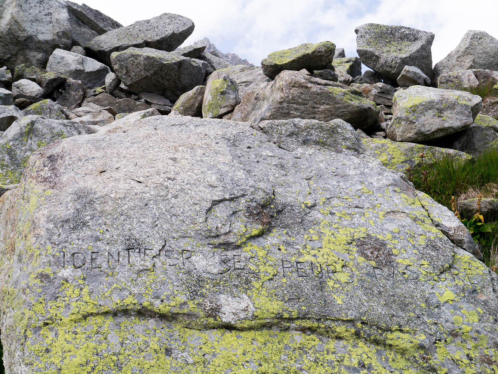 Truismus ("IDENTIFIER LES PEURS RASSURE")